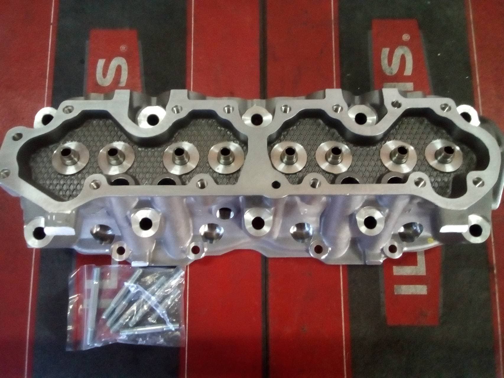 Tapa de Cilindros Fiat Motor Tipo Nafta 1.6 8v (Uno, Duna, Palio, Siena) miniatura 2