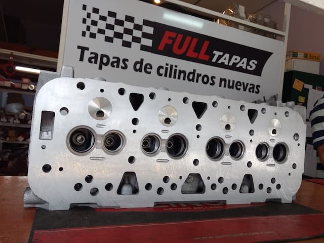 Tapa de Cilindros Peugeot Indenor XD2 (Peugeot 504)